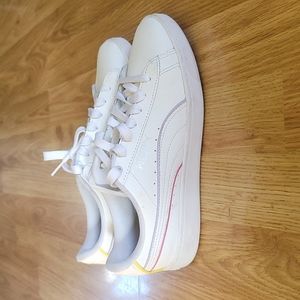 Women puma shoes